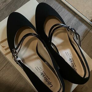 Life Stride Women's Black Flats with Patent Straps